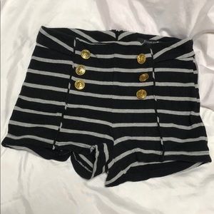 F21 High Wasit Navy Strip Shorts *SOLD